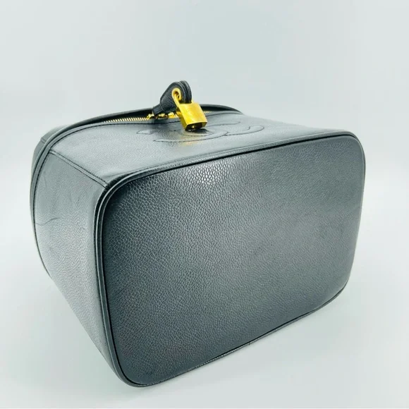 CHANEL Black Leather Vanity Crossbody with Gold-Tone Lock - Picture 6 of 13